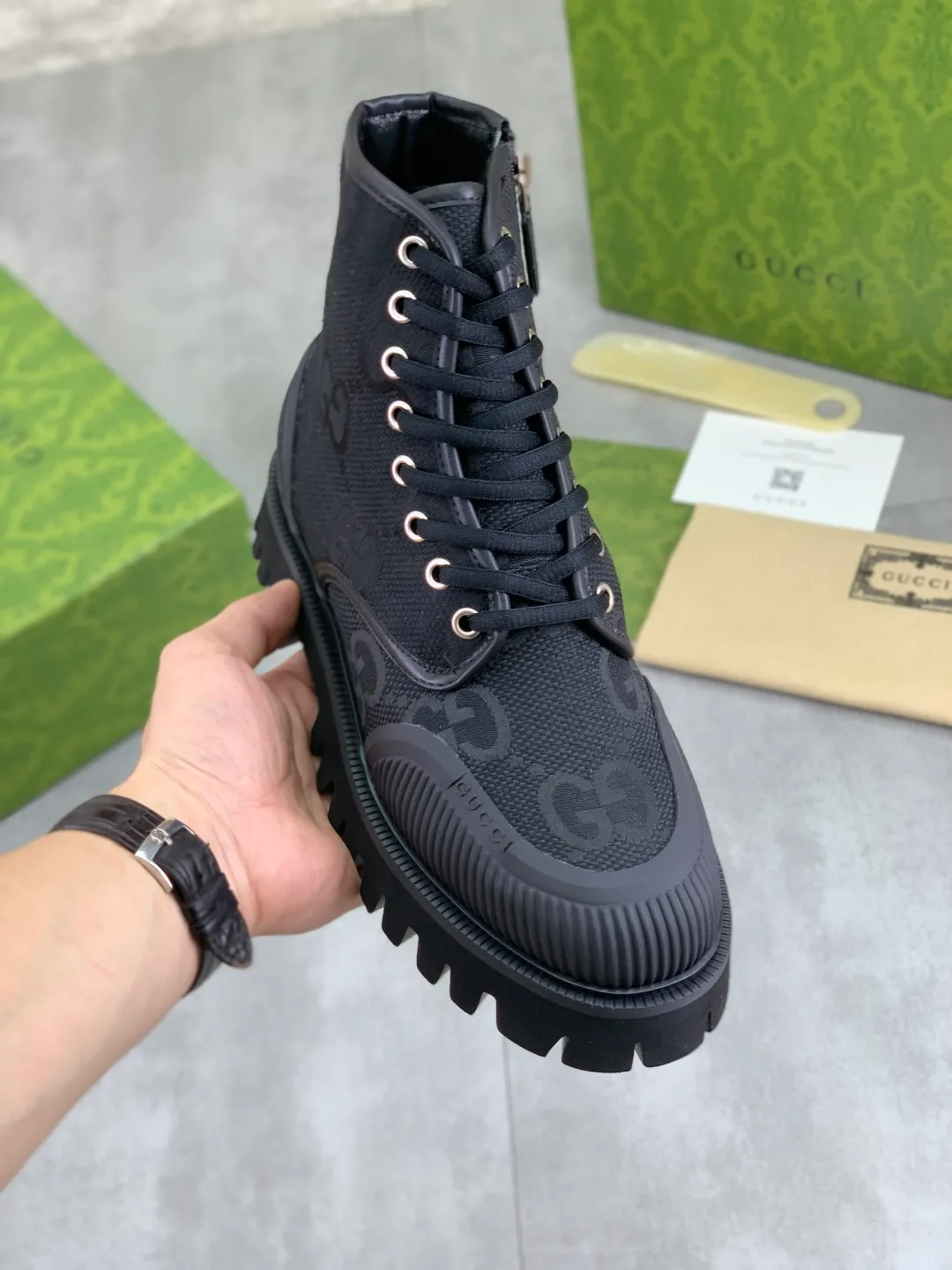 Men's Men's Shoes 💰P500 💰【New Style】 Gucci lazy slip-on couple 🧑‍🤝‍🧑 style high-top leather shoes hot selection (Gucci GUCCI) official website latest Gucci lazy 🎁 leather shoes, hot style 💥 style is simple and elegant, exclusive for trendy men. Unique official website latest brand original double G pressure Floral elements👑Original Gucci decoration, fashionable and elegant, the fabric is original calfskin with double G denim✅fully imported soft sheepskin lining, the official website specifies wear-resistant lightweight foam business outsole, the classic model is taken in real life🎬Number of yards: 36-46 Various colors available